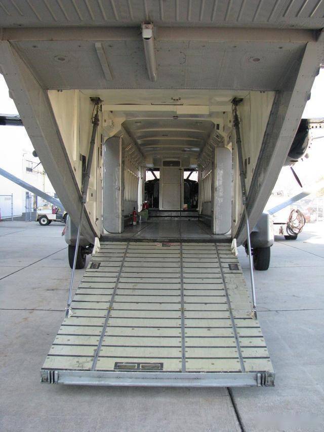 C-23 Sherpa尾舱门斜坡